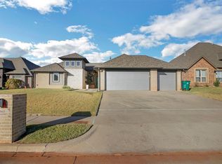 17417 Melville Ln, Edmond, OK 73012