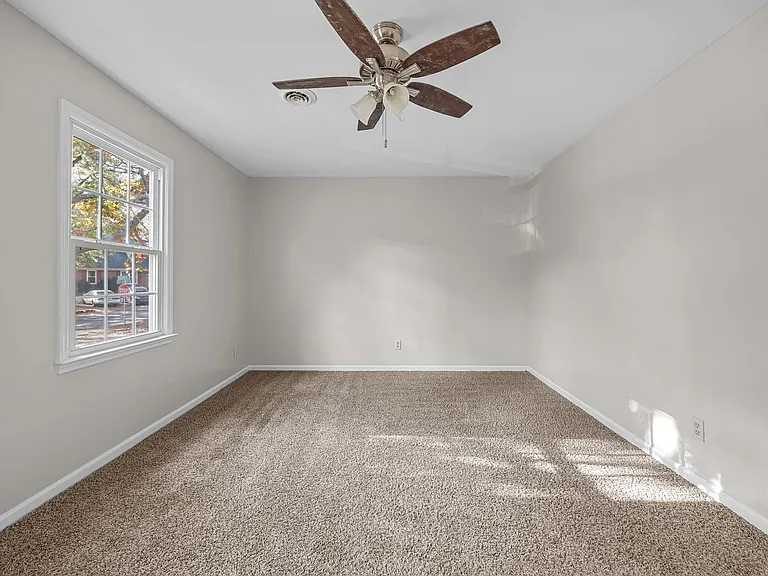 13 Sunridge Ct — Photo 18