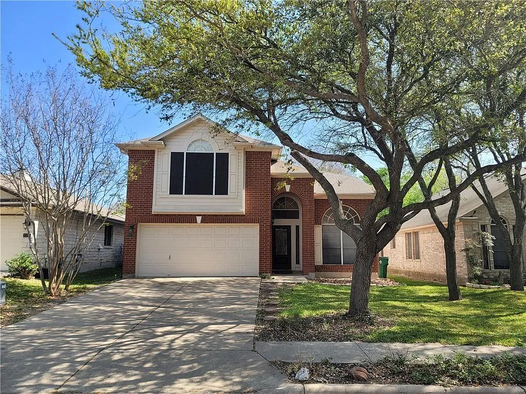 4 bed, 2.5 bath, 2012 sqft, $2,150 — Photo 1