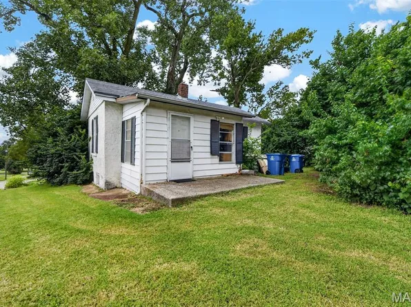 170 Reading Ave, Maryland Heights, MO 63043