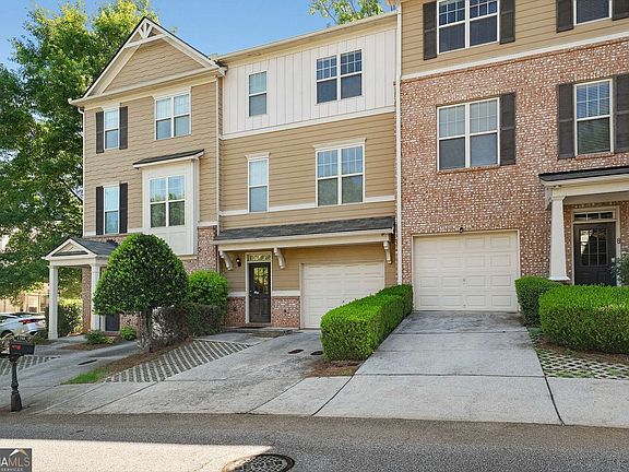 3rd image of 1798 Oakbrook Ln NW #8