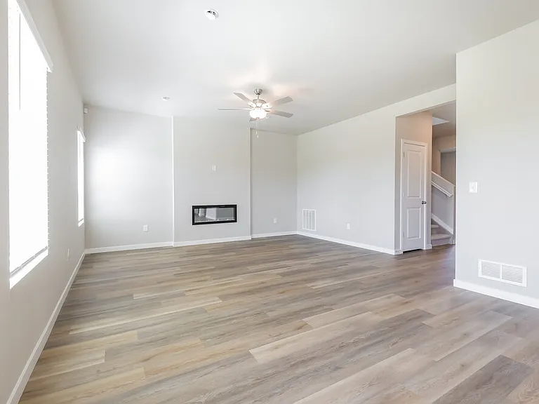 2130 Christina St — Photo 6