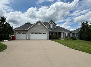 3106 Pinnacle Ln, Pittsburg, KS 66762