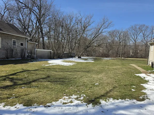 3108 Ezekiel Ave, Zion, IL 60099