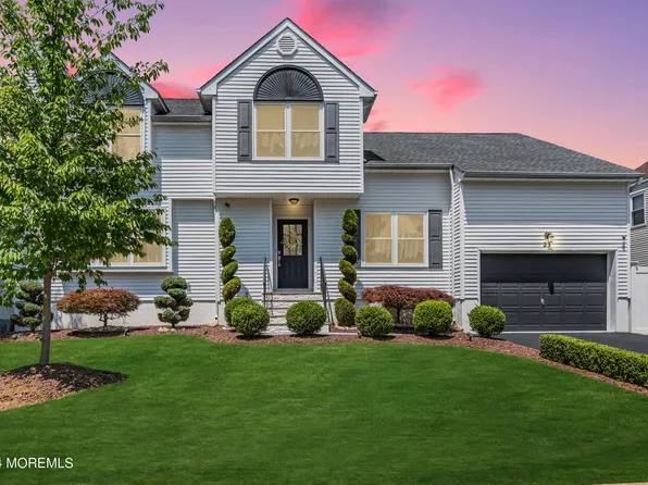 23 Hospitality Way, Manalapan, NJ 07726