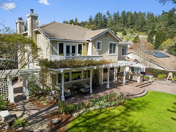5th image of 448 Silverwood Dr