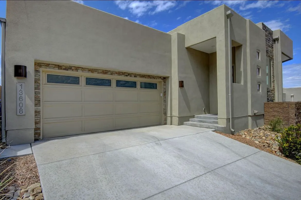 Building Photo - 13608 Elevada Trl NE