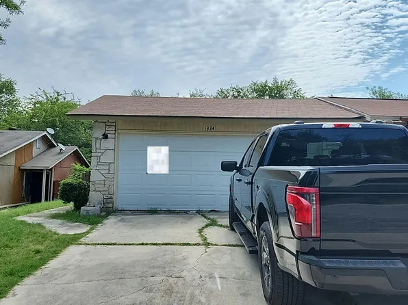 1334 Bayou St, San Antonio, TX 78245