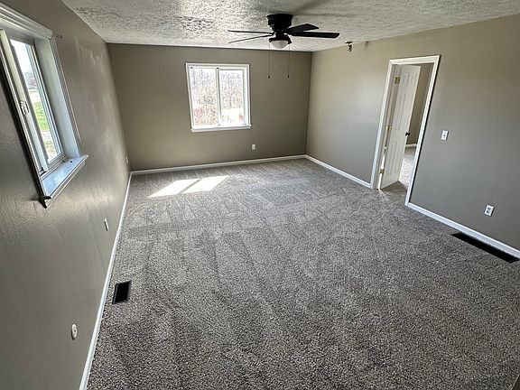 3rd image of 6802 Salem Ave