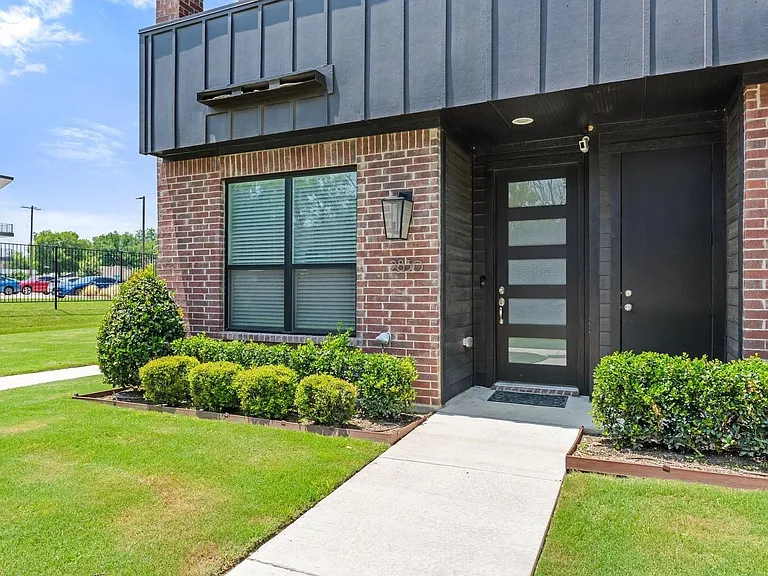 2830 Addison Park Ln — Photo 26