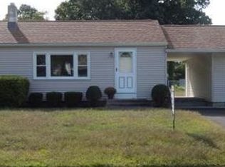 14 Westport Dr, Chicopee, MA 01020