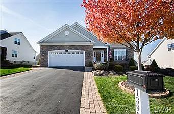 3rd image of 1392 Hedgerow Dr