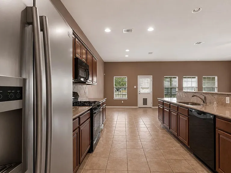 354 Camelia Pkwy — Photo 7