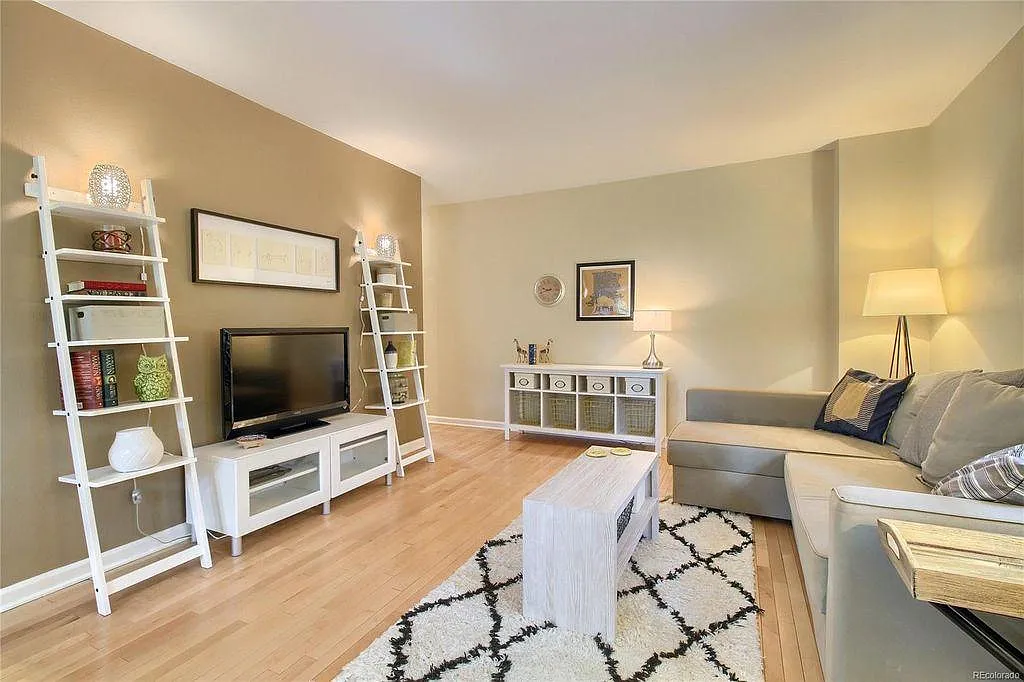 1123 N Sherman St — Photo 3