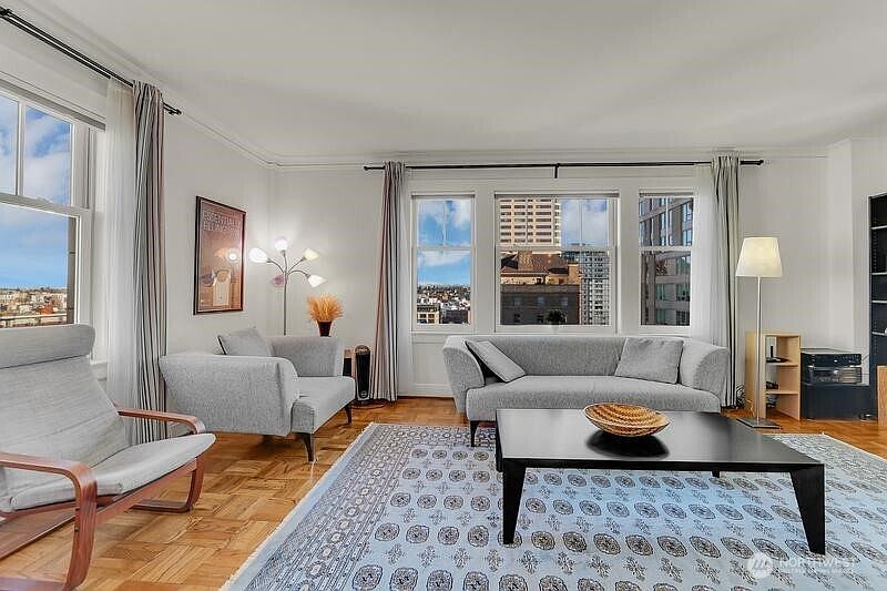 3rd image of 1017 Minor Avenue #1303