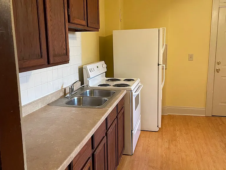 219 E Jenkins Ave — Photo 8