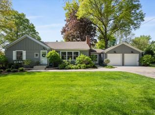 708 Center St, Geneva, IL 60134