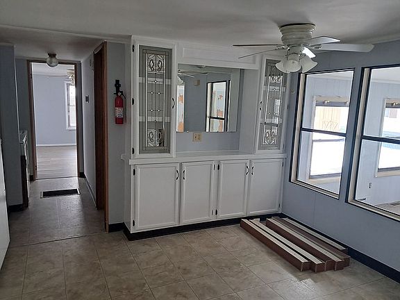 3rd image of 6 Drake Way