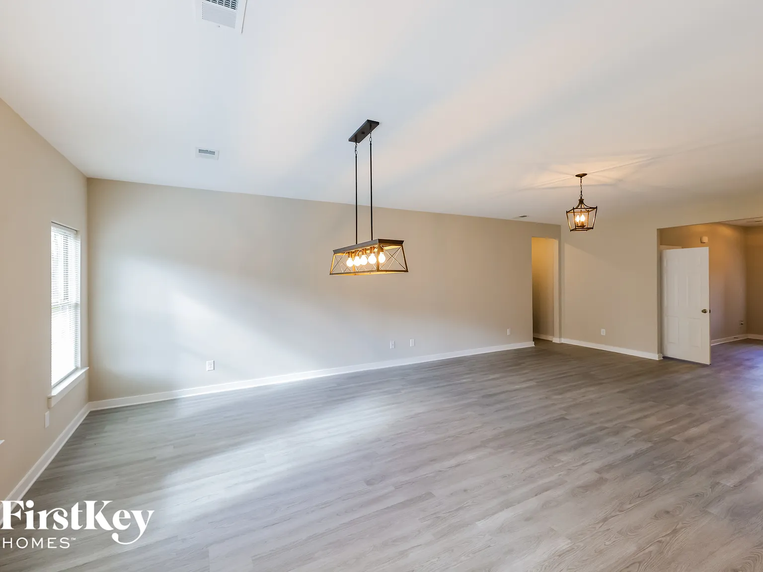 3 bed, 2.0 bath, 1801 sqft, $1,585 — Photo 3