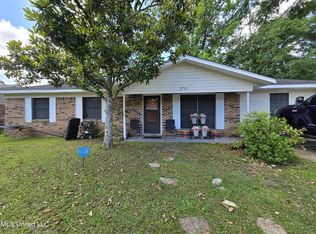 2710 E Angela Cir, Gulfport, MS 39503