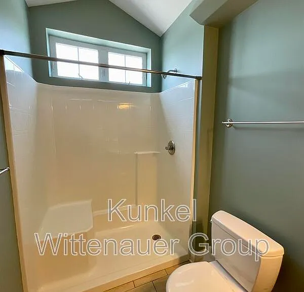 409 W Washington St #D — Photo 13