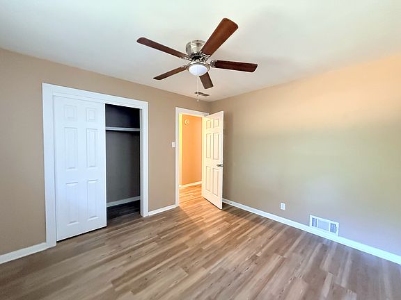 5th image of 1336 Crestview Dr