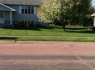 214 20th Ave NW, Watertown, SD 57201