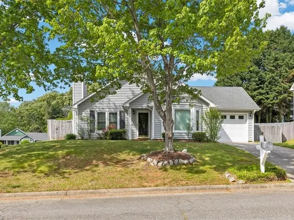 4919 Riding Ridge Dr, Greensboro, NC 27410