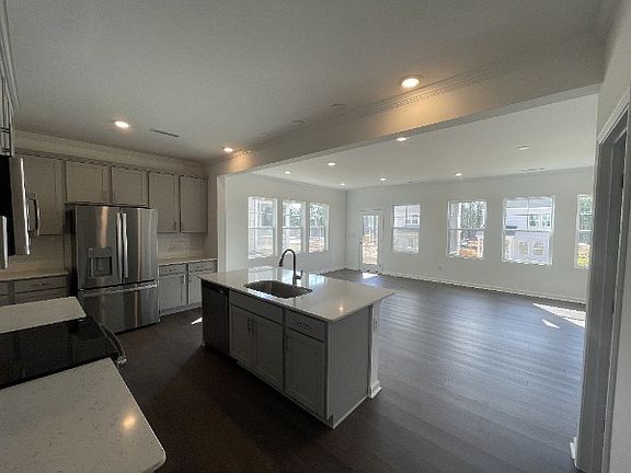 3rd image of 211 N Finley Landing Pkwy