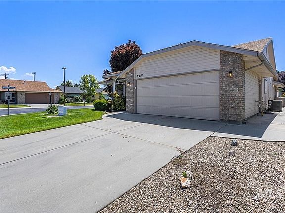 3rd image of 8251 W Echo Falls Ln