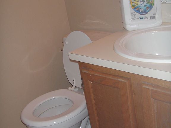 1/2 Bathroom