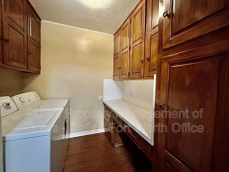 2411 E Mitchell St — Photo 18