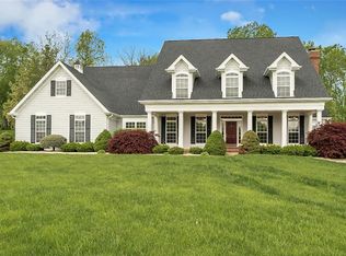 2 Beaver Creek Dr, Saint Charles, MO 63303