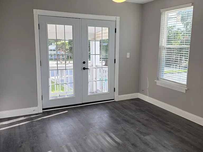 202 Luella Ct — Photo 12