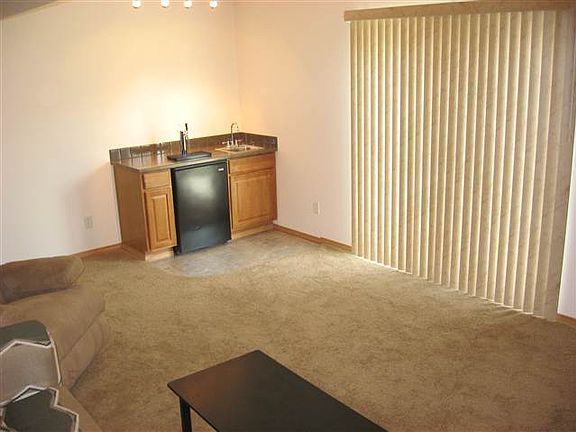 4th image of 1006 W Golden Hills Dr