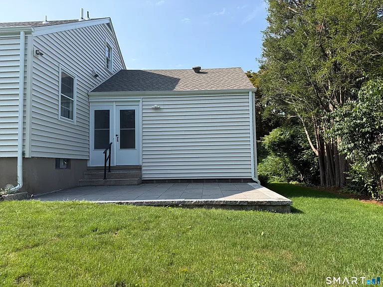 110 Collett St — Photo 19