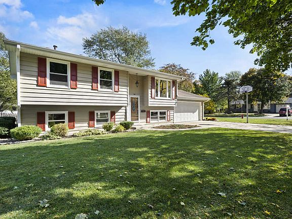 2nd image of 760 Strawberry Ct