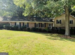 145 W Triple Tree Dr, Carrollton, GA 30117