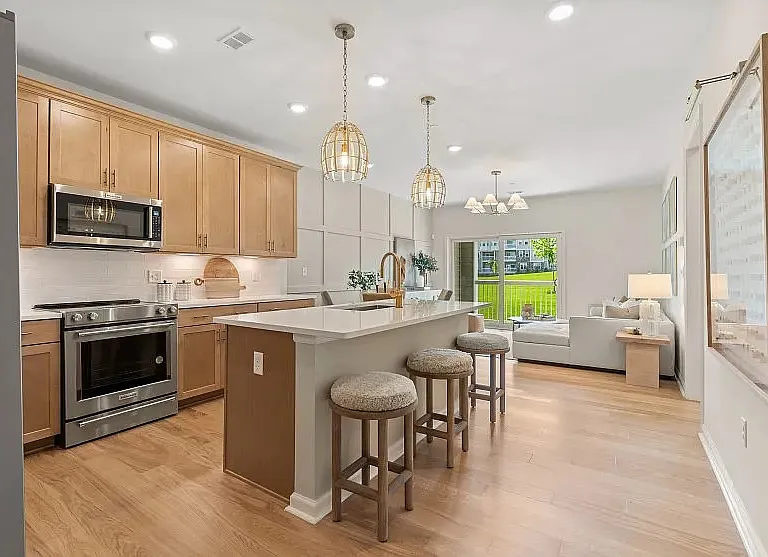 2 Winslow Ln #111 — Photo 3