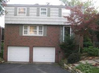 31 Falkirk Dr, Pittsburgh, PA
