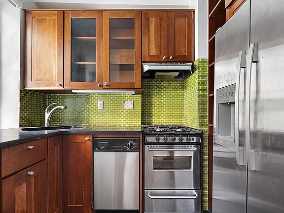 2nd image of 161 W 16th St APT 5C