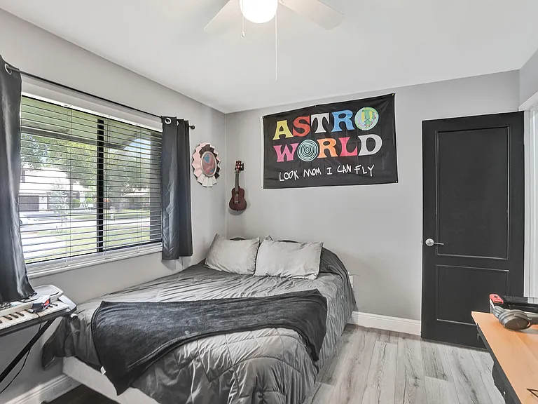 620 SW 100th Ave — Photo 50