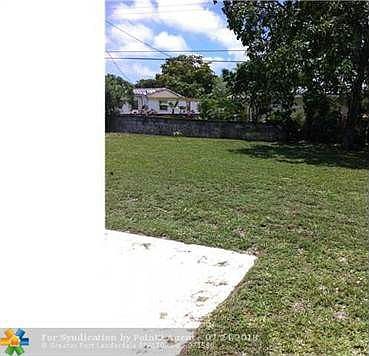 5th image of 1618 NW 13th Ct