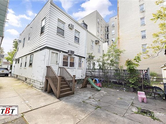 2nd image of 867 E 27th St