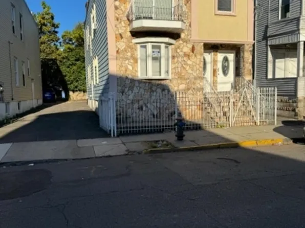 197 21St St, Irvington Twp., NJ 07111