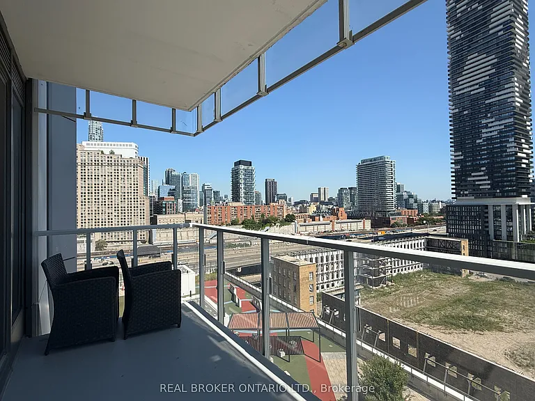 28 Freeland St #1108 — Photo 16