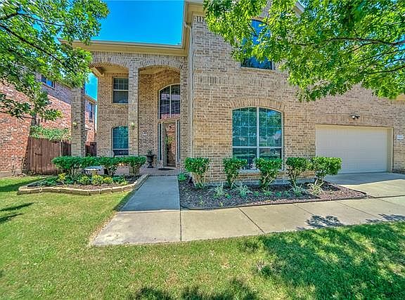 3rd image of 11223 Luckenbach Dr