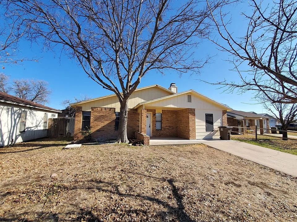 3322 Erin St