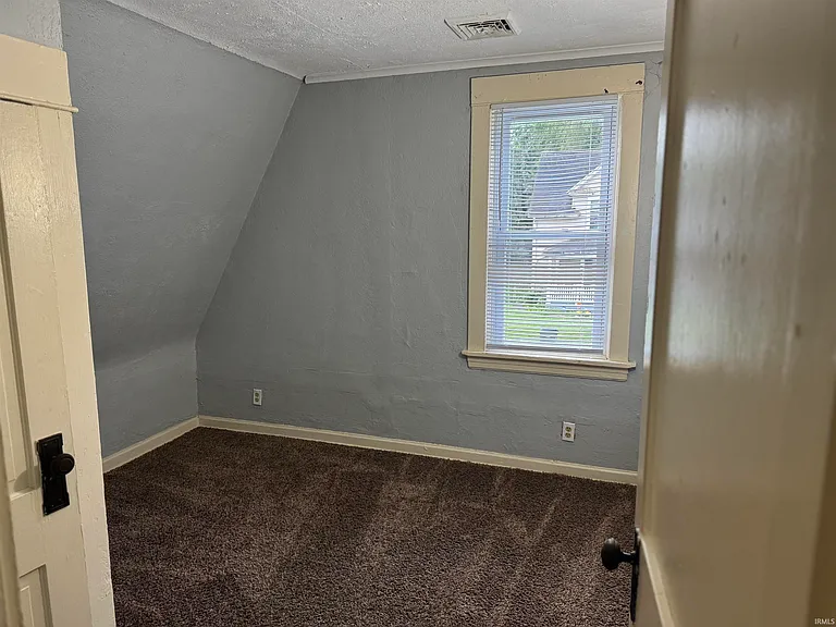 1149 E Indiana Ave — Photo 23