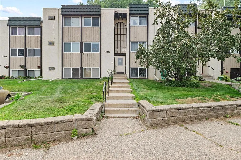2 bed, 900 sqft, $1,600 — Photo 1